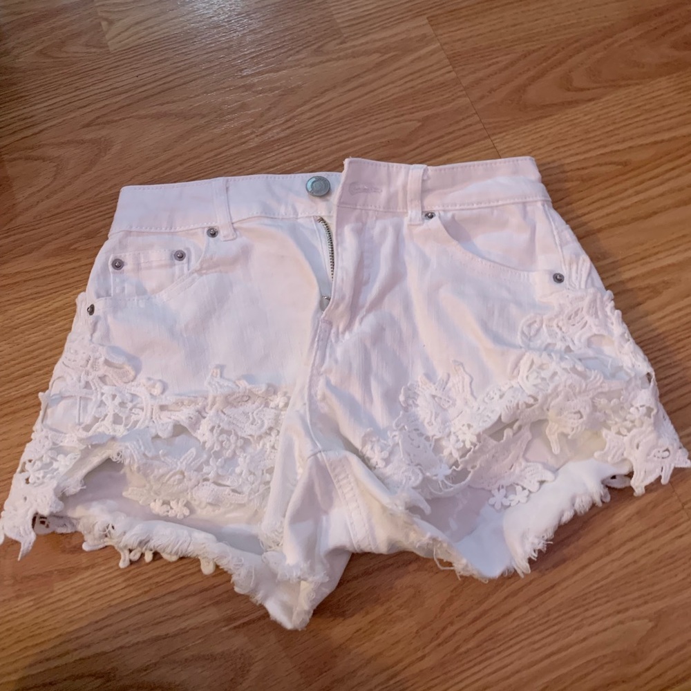white lace rue 21 shorts
